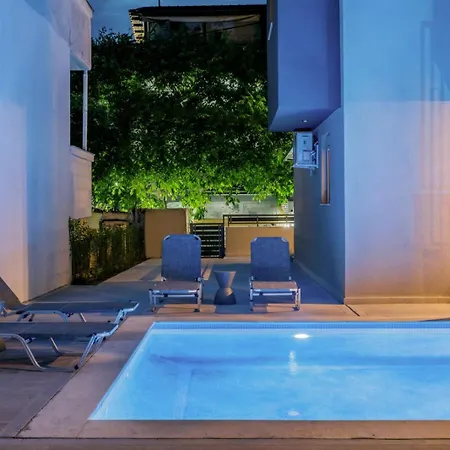 Apart Otel V Luxury With Pool Siviri