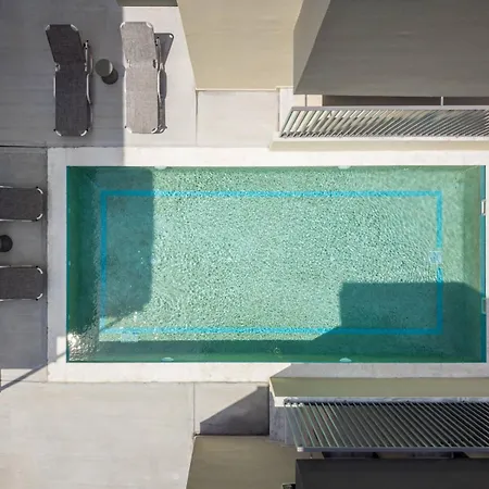 Apart Otel V Luxury With Pool Siviri