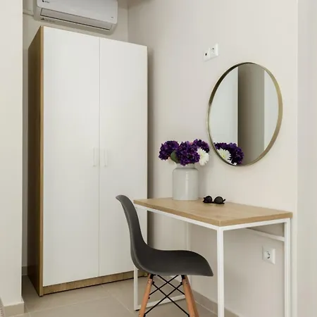 V Luxury With Pool Szíviri