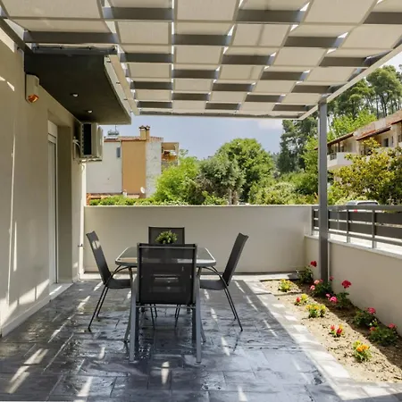 V Luxury With Pool Apartmanhotel