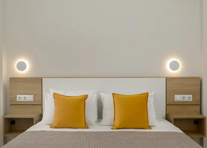 Hotel de apartamente V Luxury With Pool Siviri