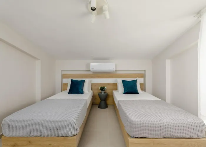 Hotel de apartamente V Luxury With Pool 4*