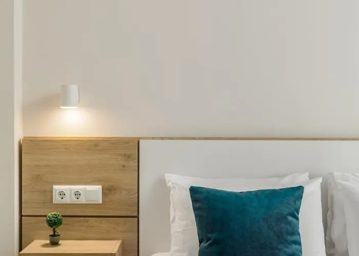 V Luxury With Pool Siviri