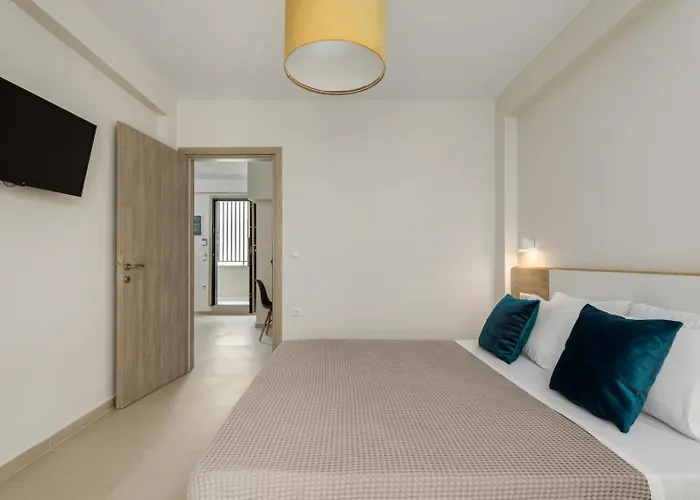 V Luxury With Pool Hotel de apartamente 4*