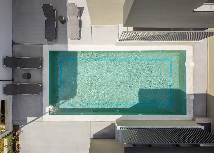 Hotel de apartamente V Luxury With Pool Siviri